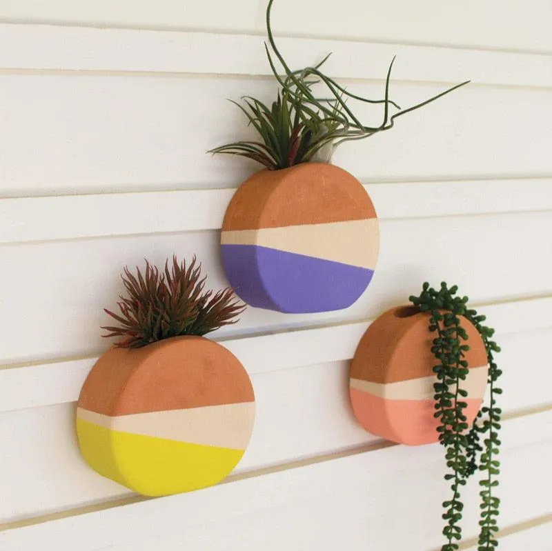 Color Dipped Circle Wall Pot