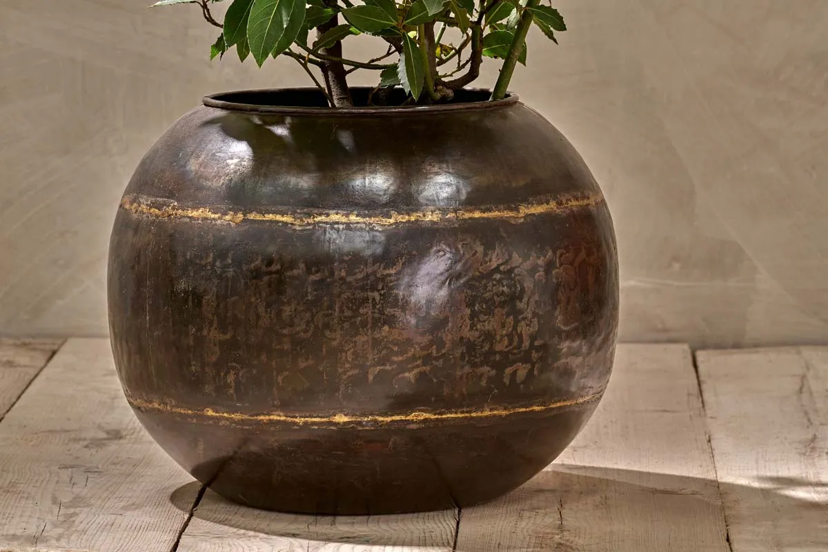 Endo Reclaimed Iron Globe Planter