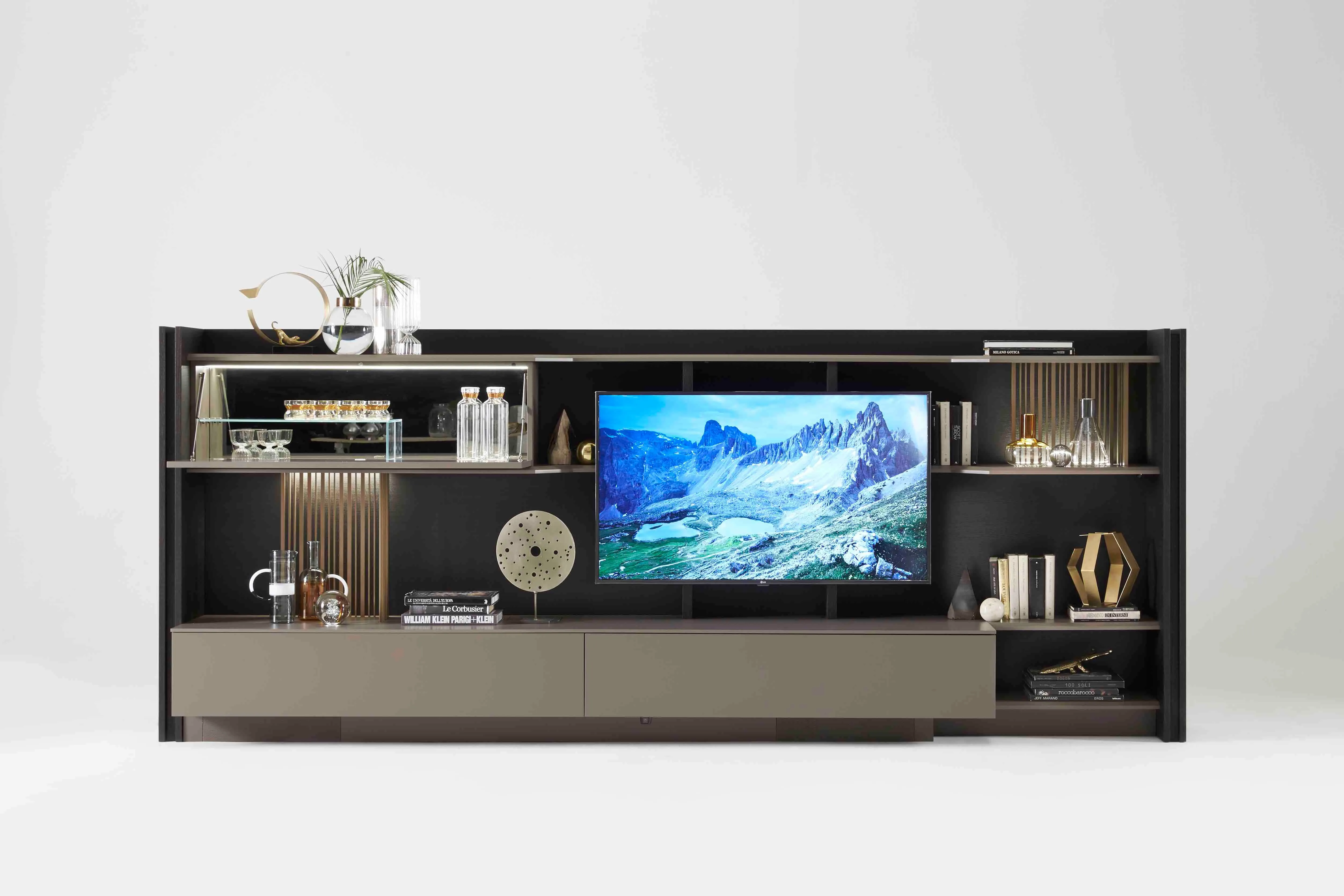 Freestanding Media Units