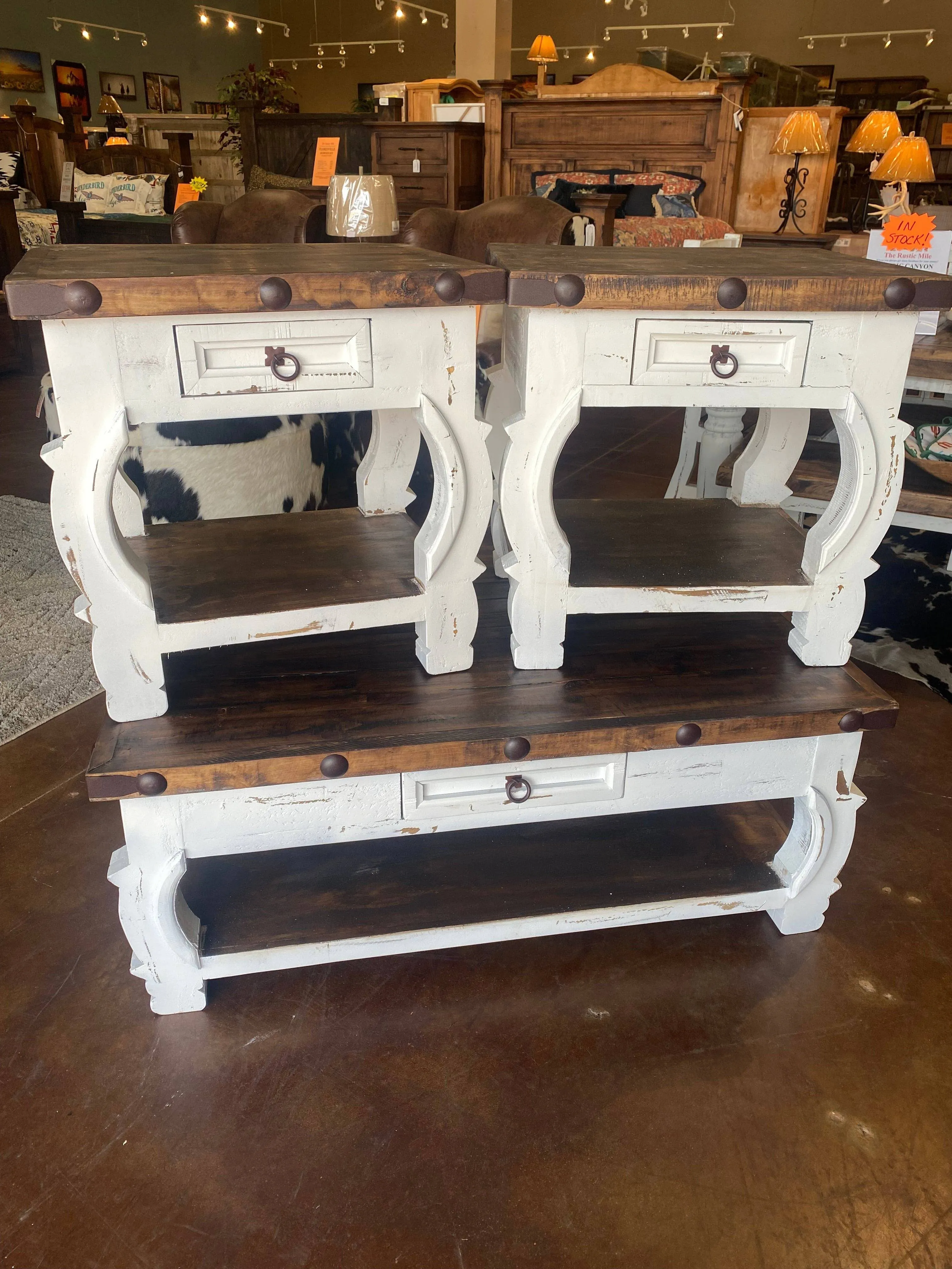 HONDO COFFEE TABLE SET WHITE DISTRESSED